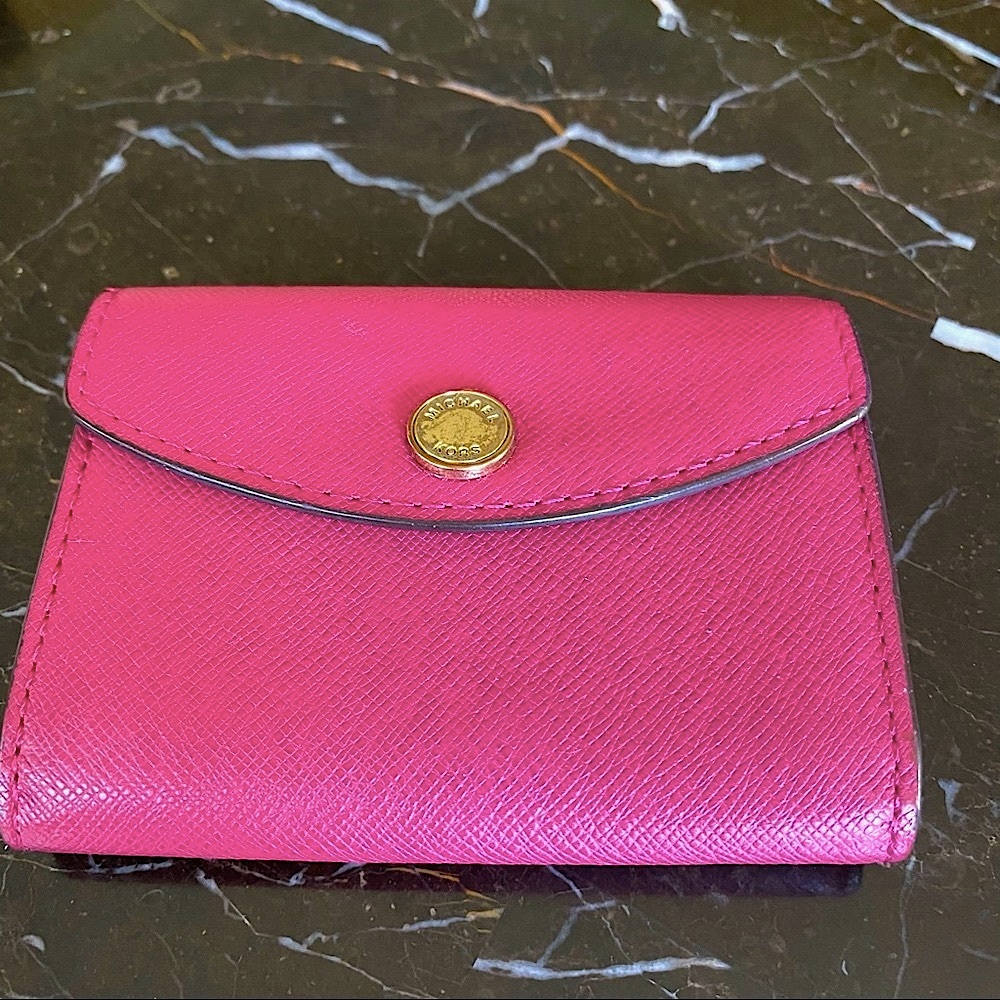 Michael Kors Fuschia Cardholder
